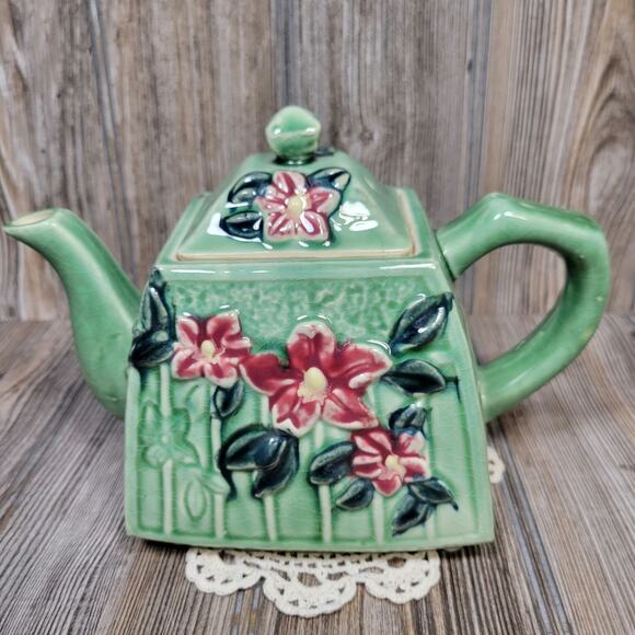 Cottagecore Square Green w Floral Majolica Teapot, Made in Japan - Picture 2 of 7